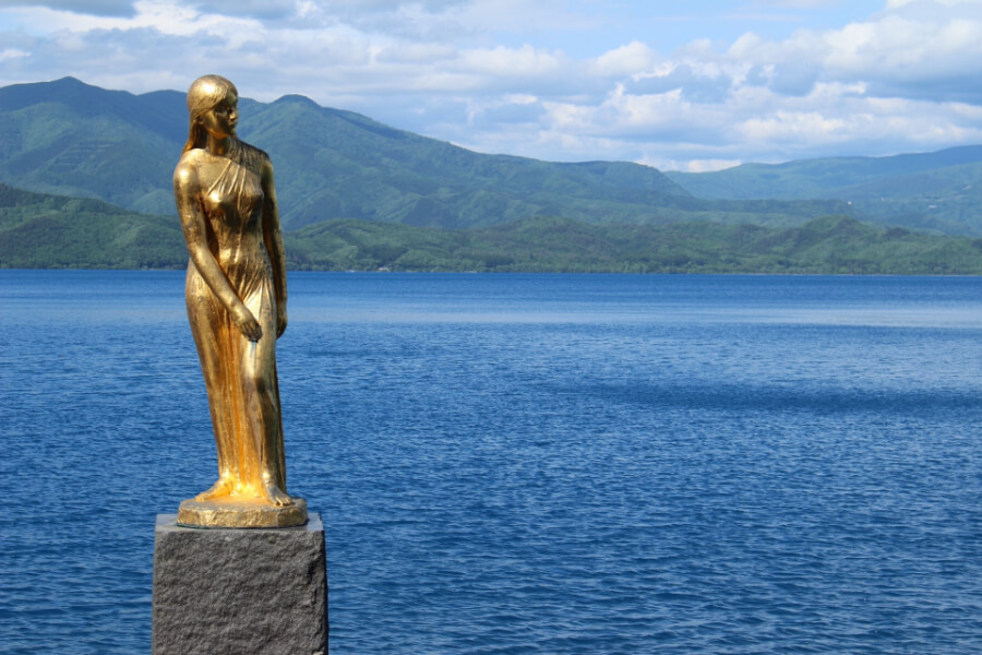 田沢湖の銅像